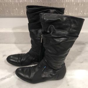 Black leather slouch boots size 7.5- Santorini